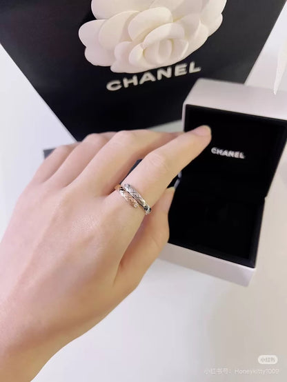 Chanel Coco crush TOI ET MOI two-tone ring
