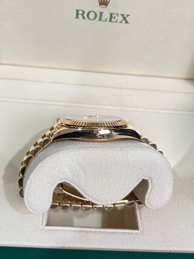Rolex Day-Date series m228238-0071 18K yellow gold, 40mm diameter, automatic mechanical movement