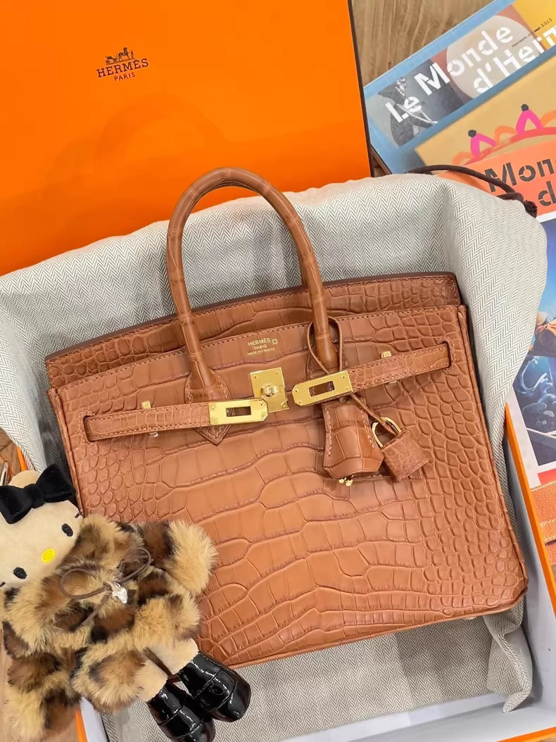 Hermès Birkin 25 gold matte crocodile leather gold hardware