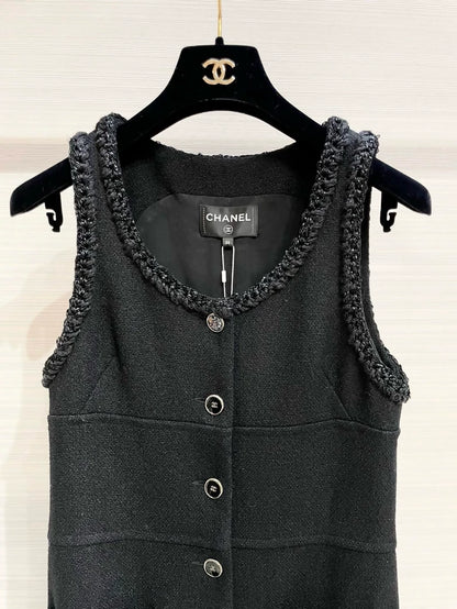 Chanel 25B black long wool vest