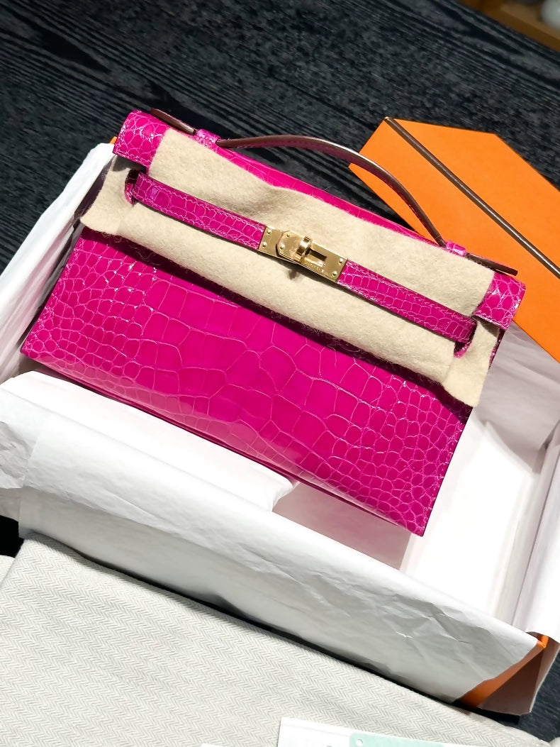 Hermes kelly pochette J5 Rose Scheherezade shiny crocodile leather gold hardware