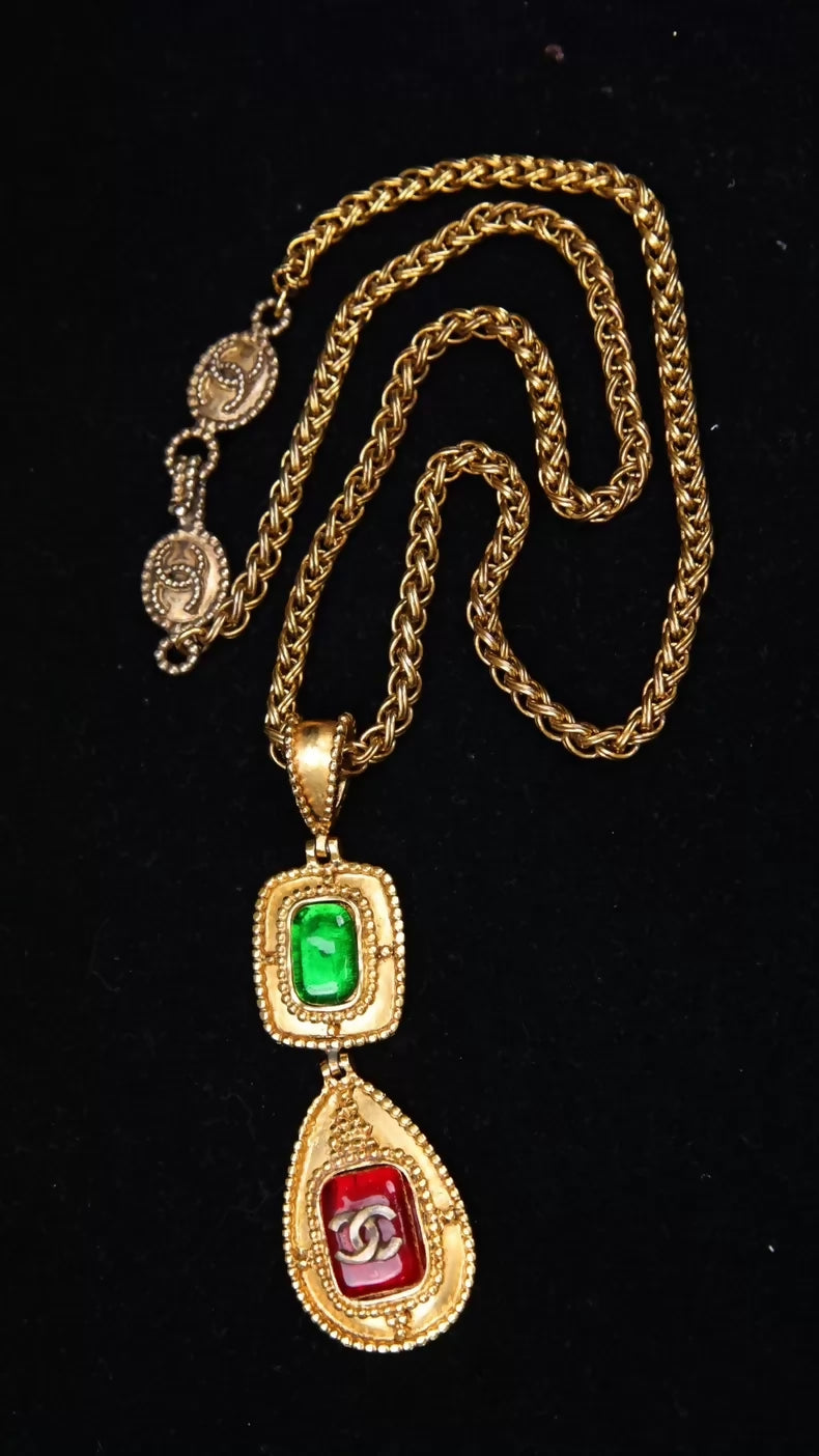 Chanel 1996 Red and Green Glass Pendant Necklace