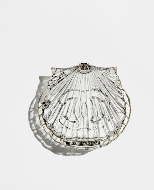 Rare! Chanel 2019 Evening On The Beach Shell Minaudiere