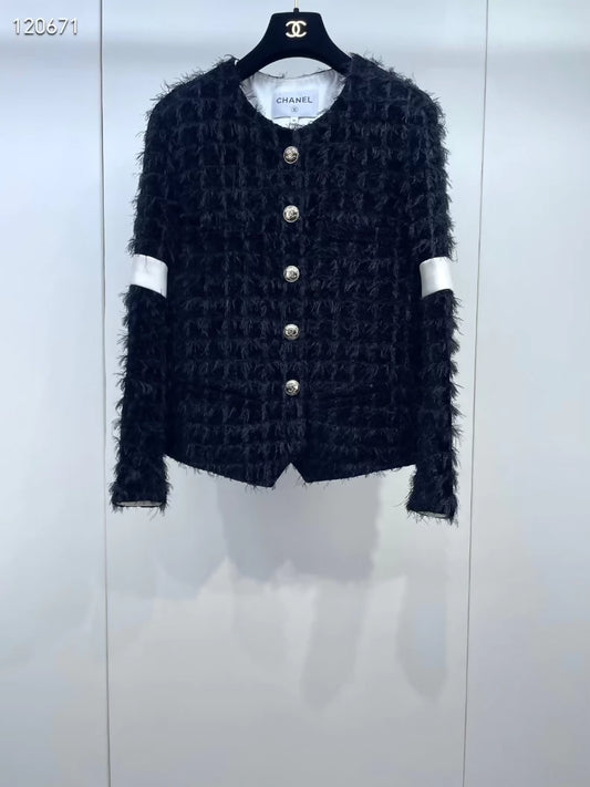 Chanel 20k black & white Jacket