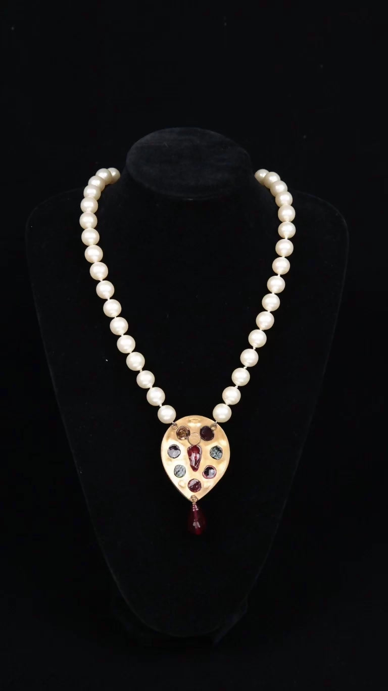 Chanel Red and Green Colored Glass Pendant Pearl Necklace