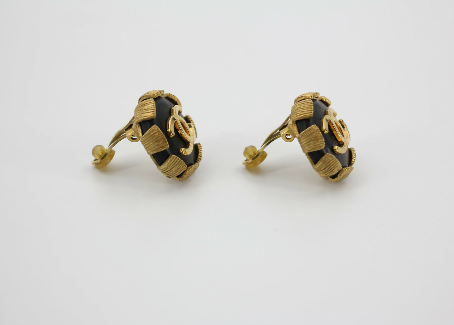 Chanel Vintage 94 Gold Plated & Resin Buckle CC in Black and Gold Clip-on Earrings