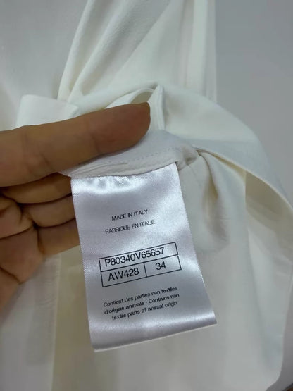 Chanel 25B silk shirt with mother-of-pearl buttons