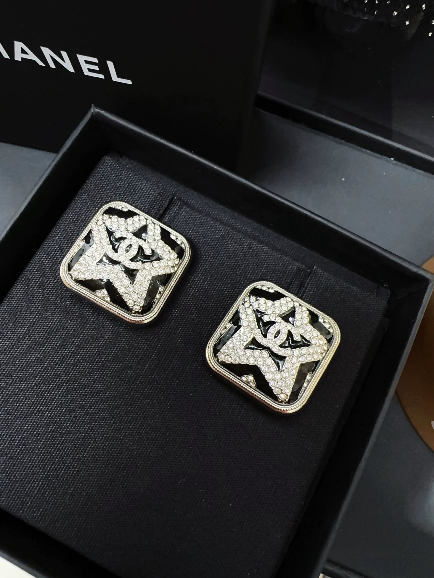 Chanel 23k star full diamond cube earrings
