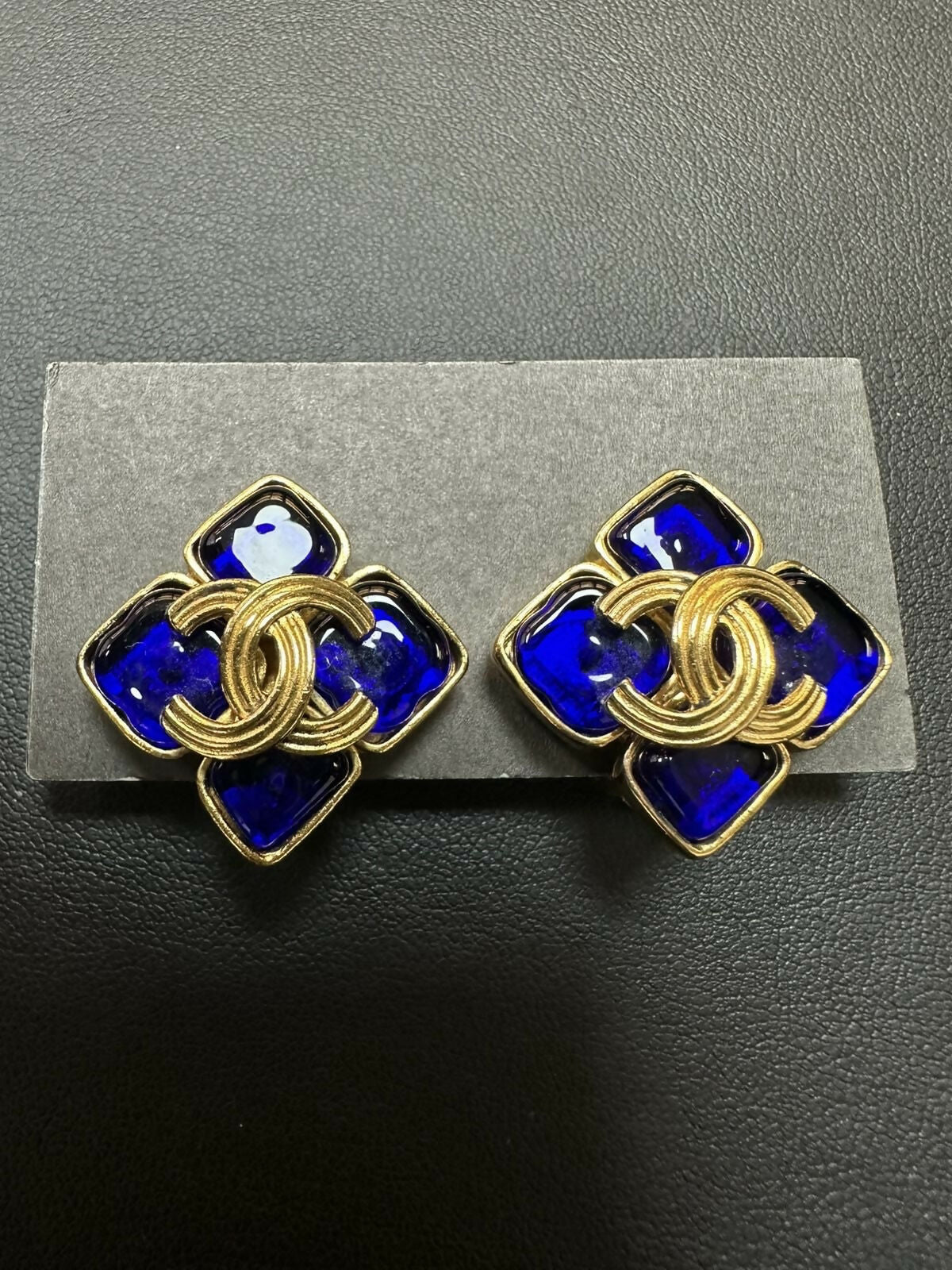 Chanel Vintage 94 Gripoix & Gold-plated Blue CC Clip-on Earring