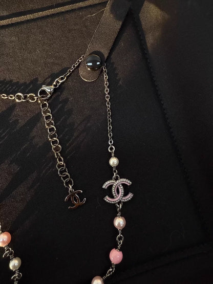 Chanel 25B pink enamel pearl necklace choker