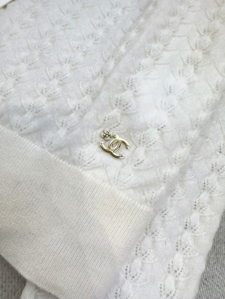 Chanel 24B white cashmere sweater