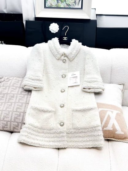 Chanel 18A ecru tweed dress/jacket