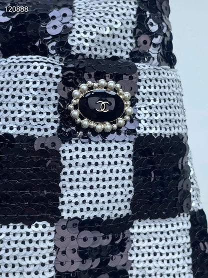 Chanel 21A black & white Sequin Checkered Skirt