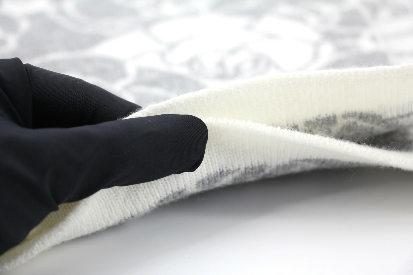 Chanel 23K Cotton Knitted Grey-white Camellia Scarf