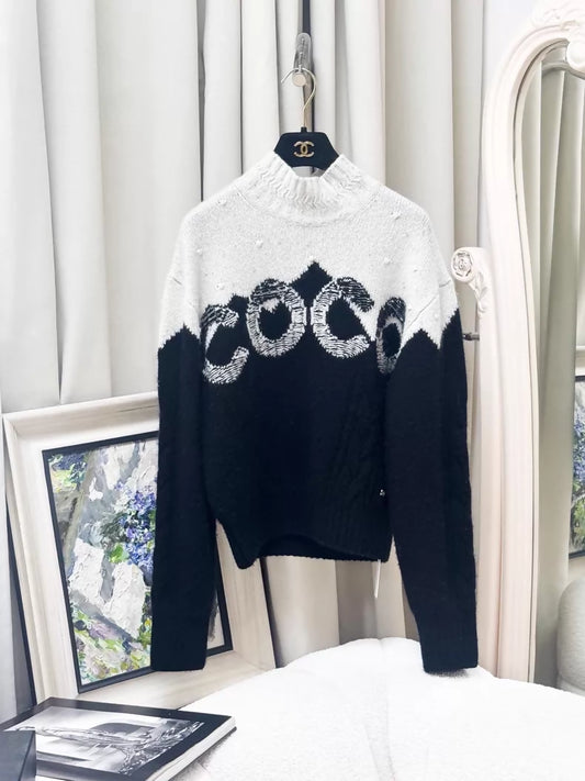 Chanel 21N black and white cashmere turtleneck sweater