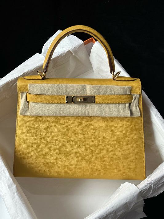Hermès Kelly Sellier 28 Jaune Ambre Epsom Leather with Gold Hardware
