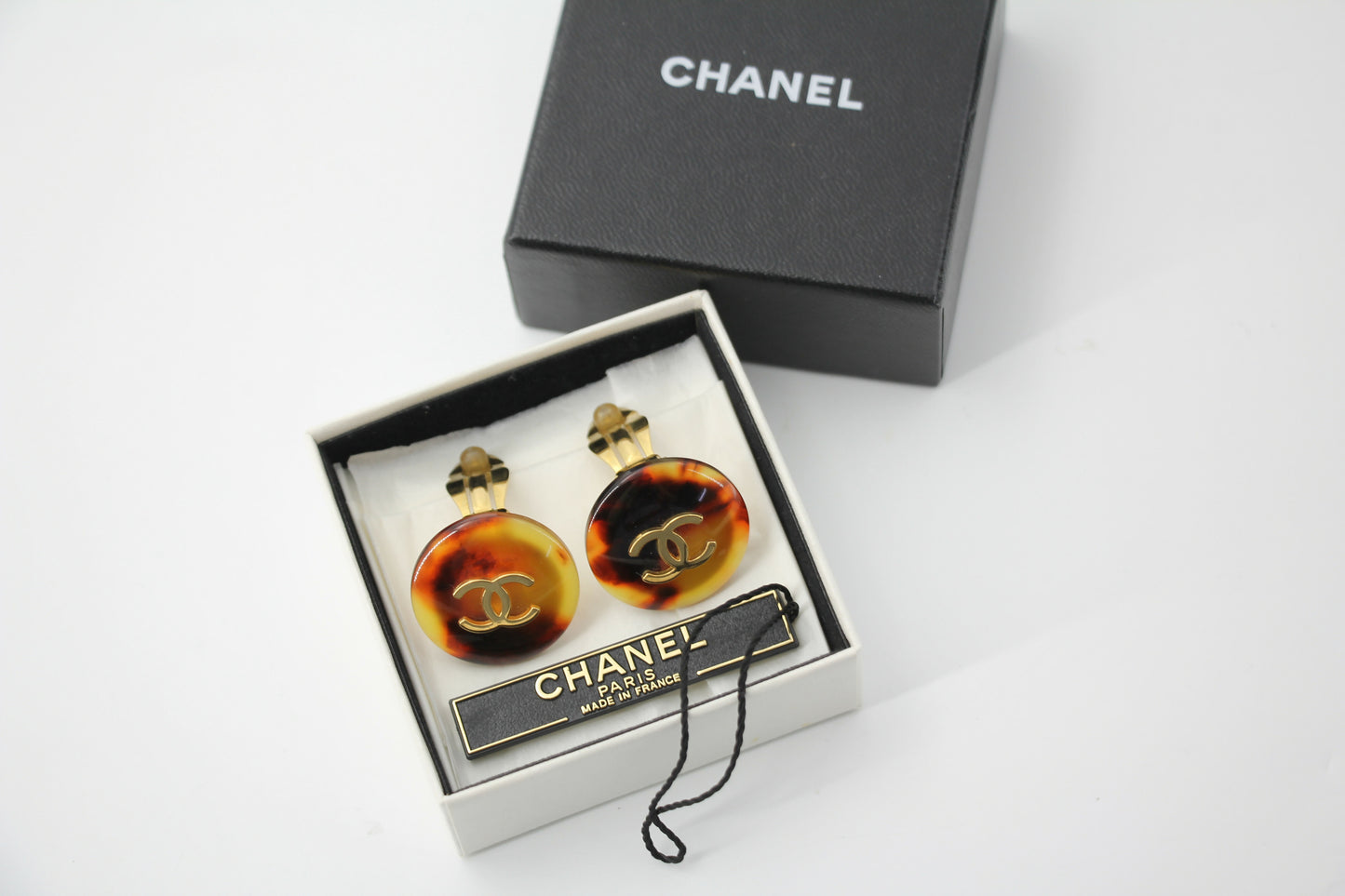 Chanel Vintage 97P Tortoiseshell Round Brown Earrings