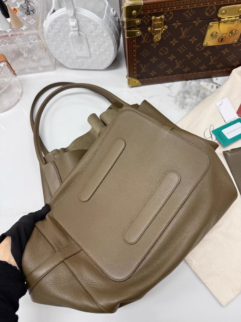 Loro Piana
s new Bale Hobo extra-large cowhide handbag