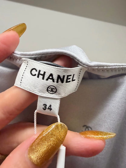 Chanel 24M cc logo grey top