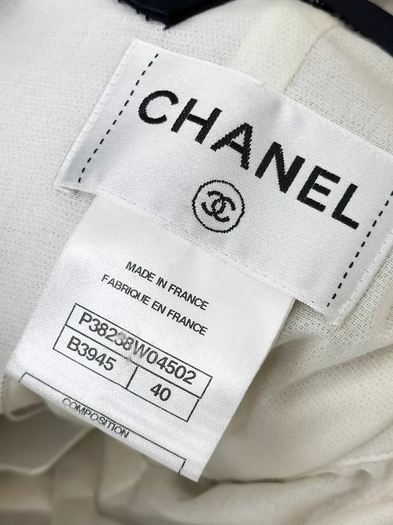 Chanel 10S Black and White lace dress