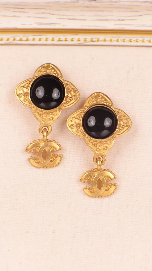 Chanel 1996 Black Glass Grapevine Edge Clip-on Earrings