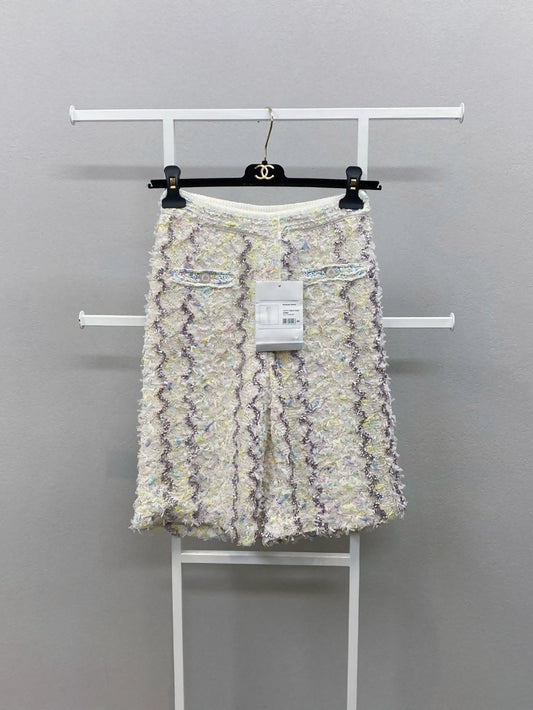 Chanel 22P White Écru Multicolore bermuda shorts