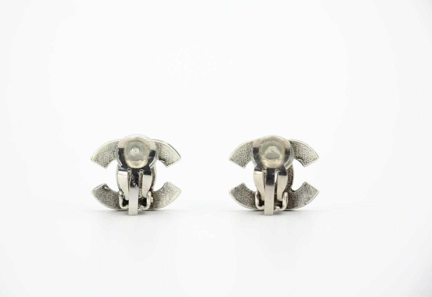 Chanel Vintage 04A Metal Black Silver CC Clip-on Earrings