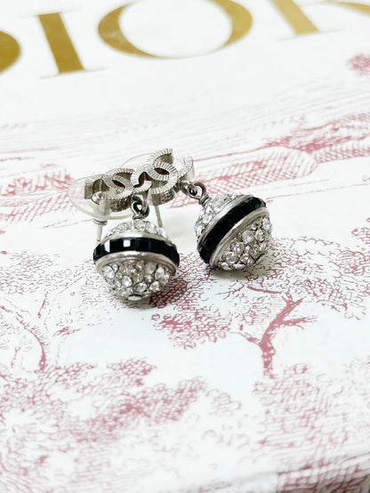 Chanel 17b Fall Winter Double C Earrings