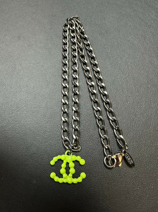 Chanel Vintage 04A Resin Fluorescent Green Grain CC Gray Chain Necklace