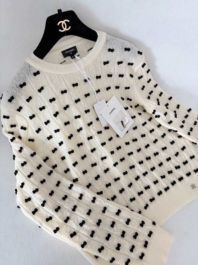 Chanel 25K bow embroidered ecru knit sweater