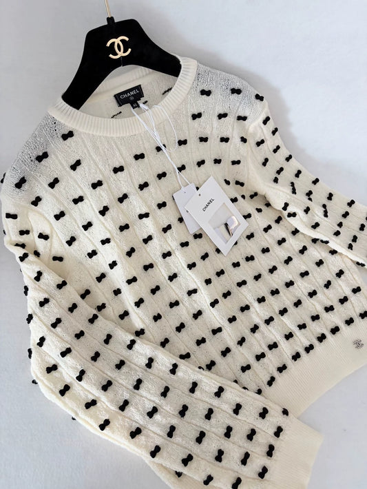 Chanel 25K bow embroidered ecru knit sweater