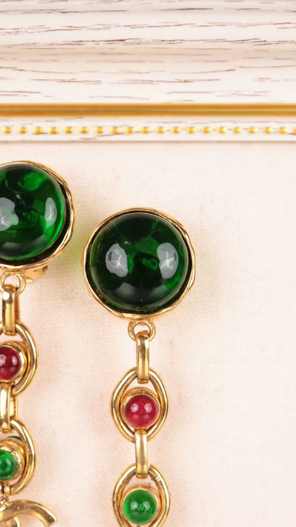 Chanel Red and green glass long clip-on earrings