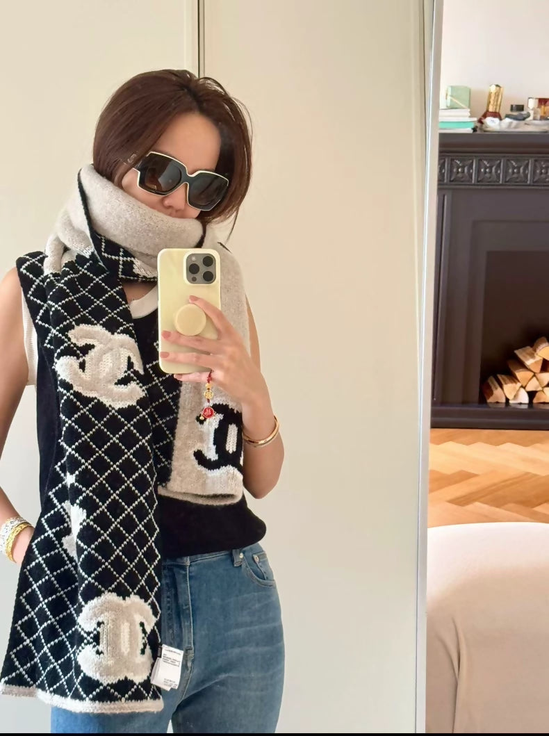 Chanel 24 scarf black and ecru