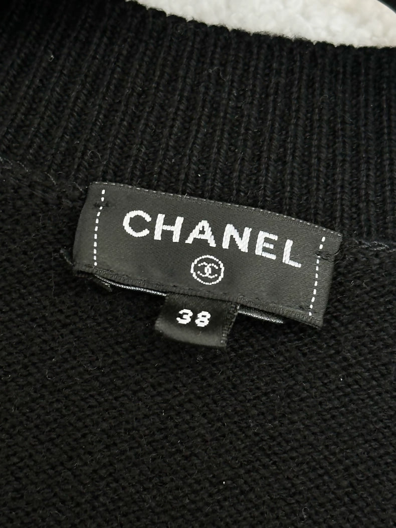 Chanel 23C black cardigan number 5