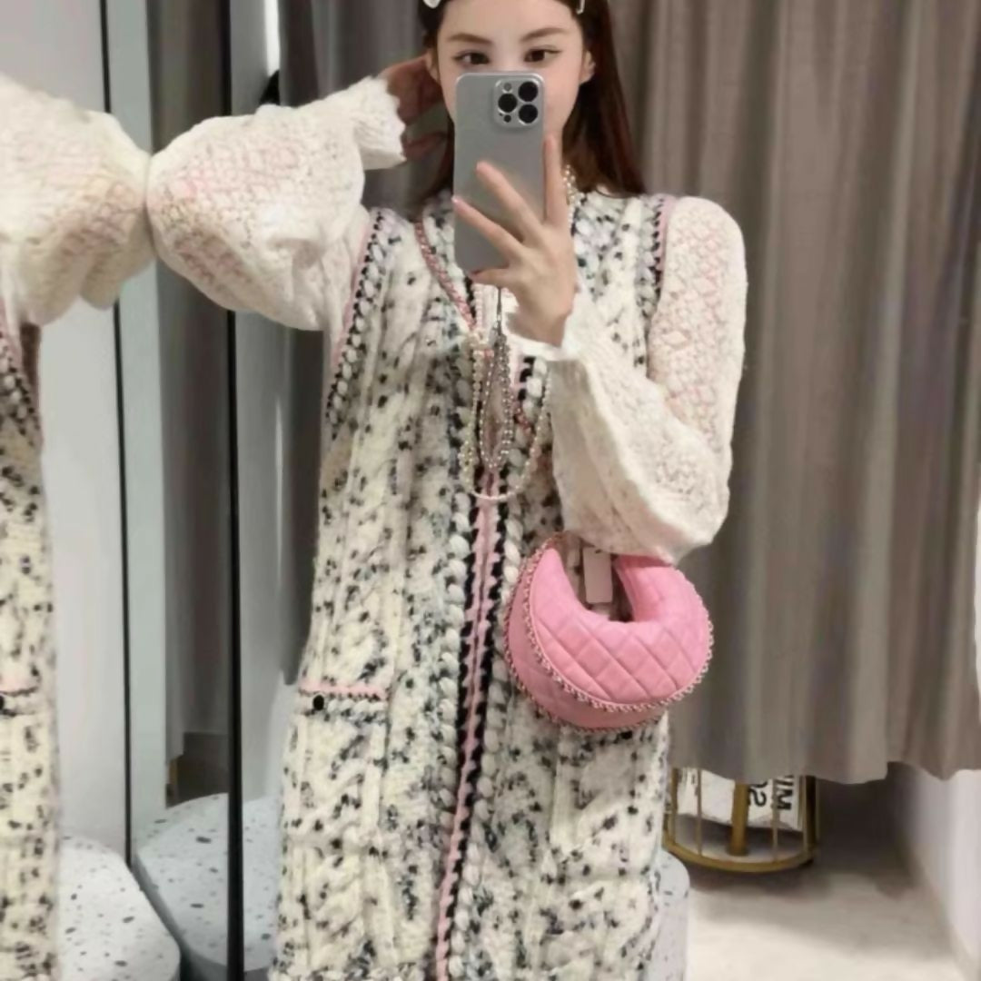 Chanel 23P Sakura Pink Hobo Moon Bag in Lambskin – Chip Model