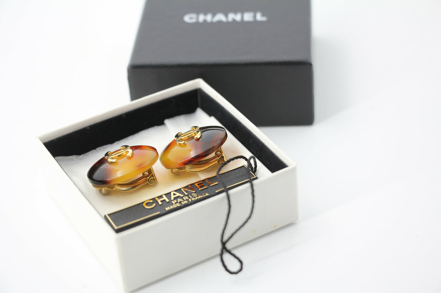 Chanel Vintage 97P Tortoiseshell Round Brown Earrings