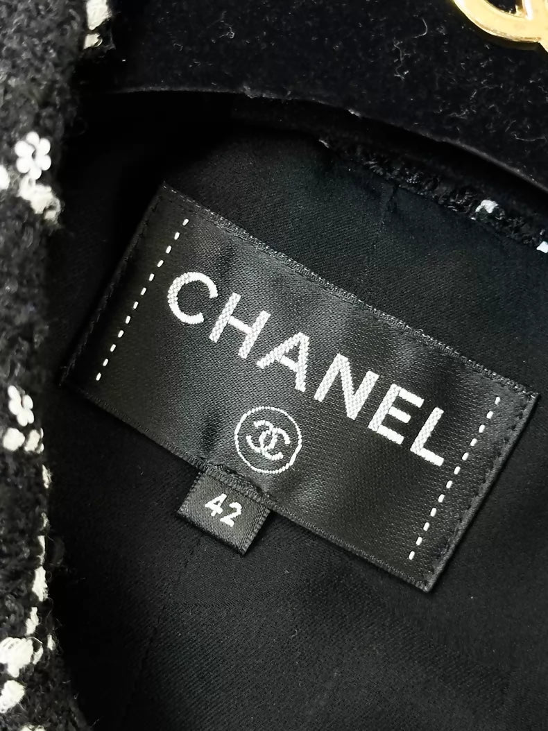 Chanel Fall/Winter 2023 black and white check jacket
