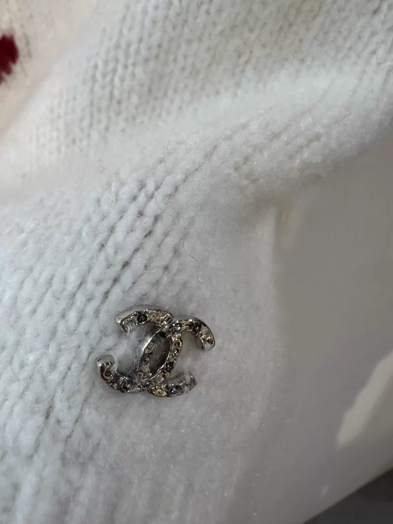 Chanel Ski Collection White Floral Turtleneck Cashmere Sweater