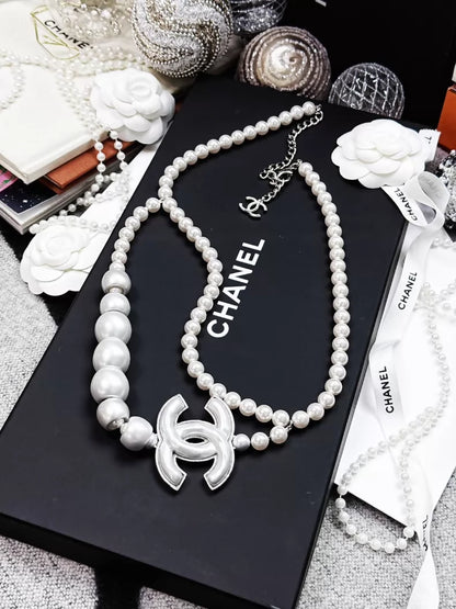 Chanel 25C White Pearl Double C Waist Chain
