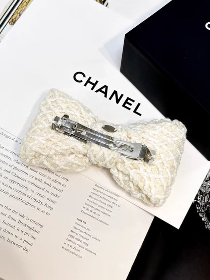 Chanel 22A off-white woven bow hair clip