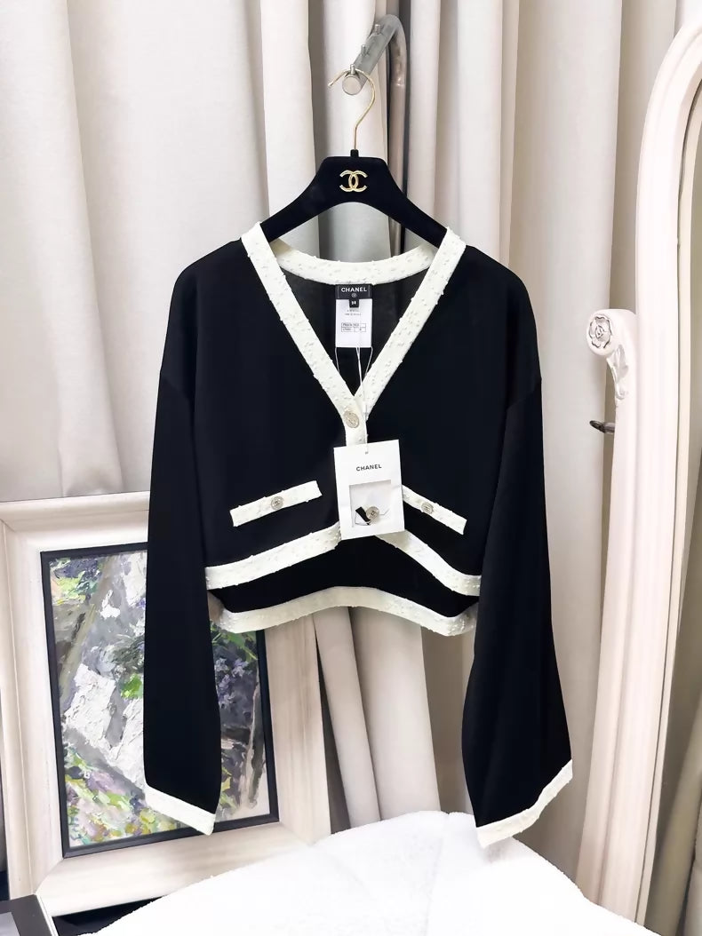 Chanel 25A black white knit cardigan