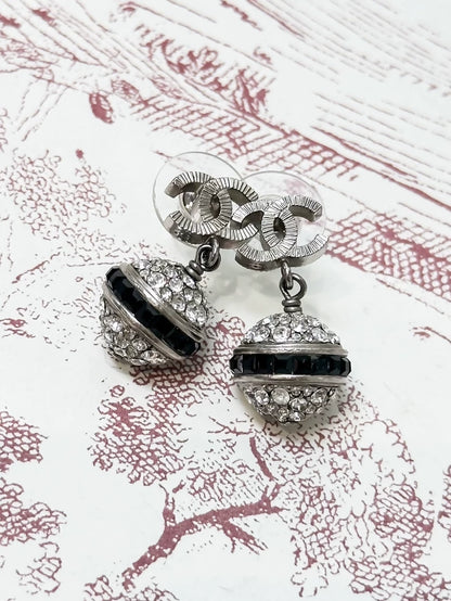 Chanel 17b Fall Winter Double C Earrings