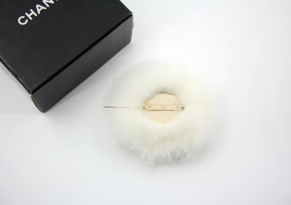 Chanel Vintage 04A Rabbit Fur White Round Bow Brooch