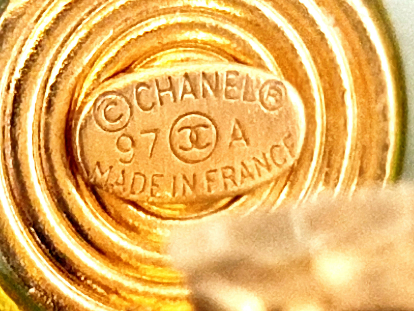 Chanel Vintage 97P Acrylic Iridescent Cube No.5 Clip-on Earrings