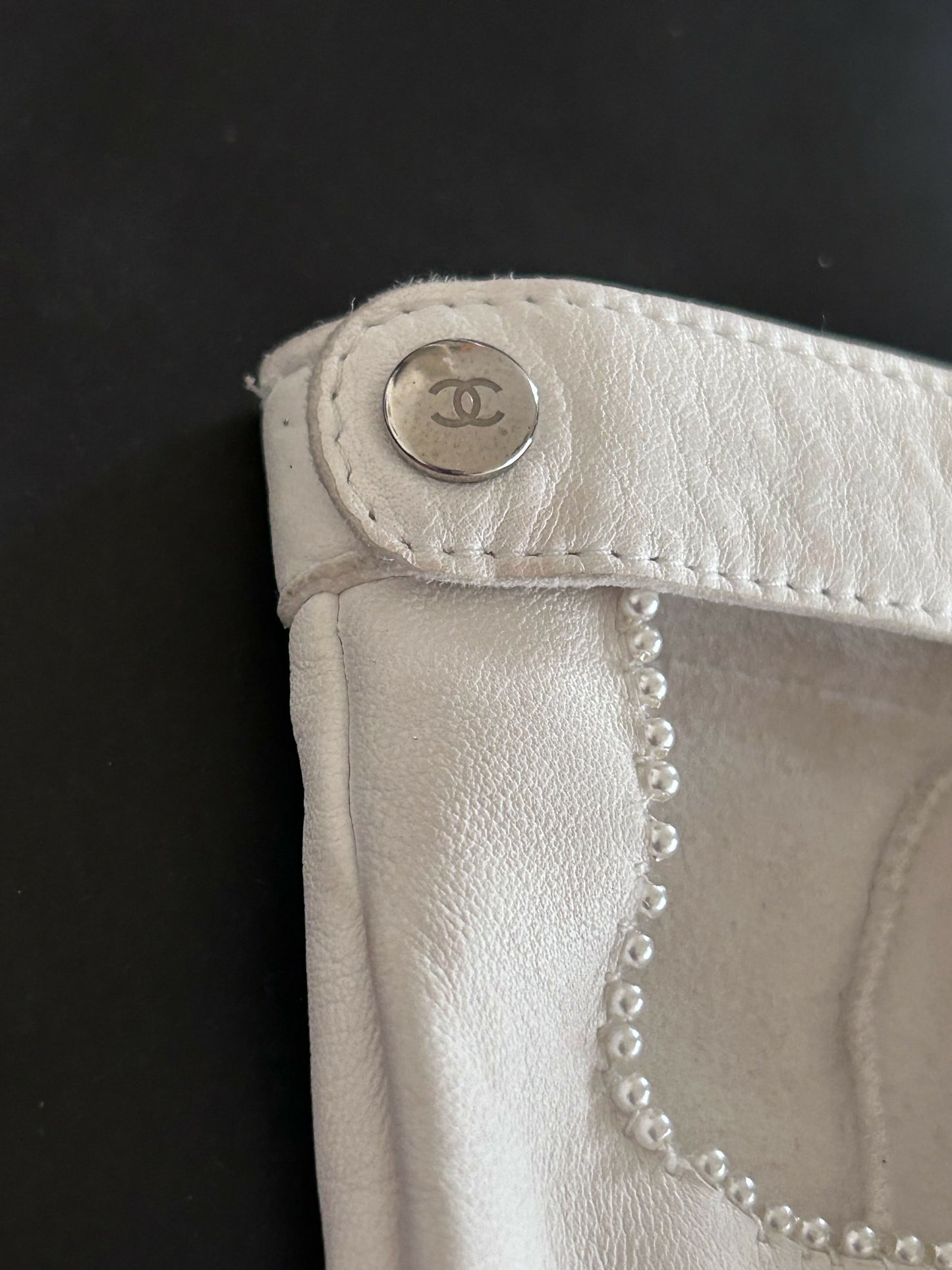Chanel white fingerless gloves