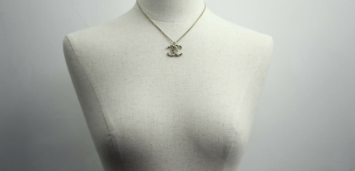 Chanel A20S Leather-threaded Metal Black Gold CC Necklace