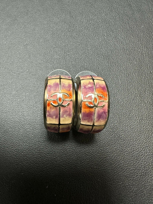 Chanel 16C Metal Purple Gradient Curved Stud Earrings