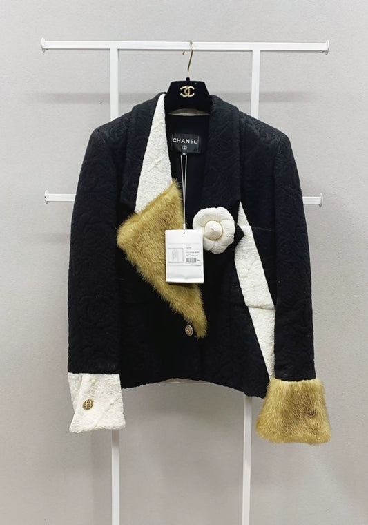 CHANEL 21A black/white/Brown jacket