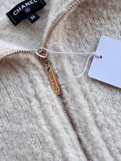 Chanel 25N beige Sweater