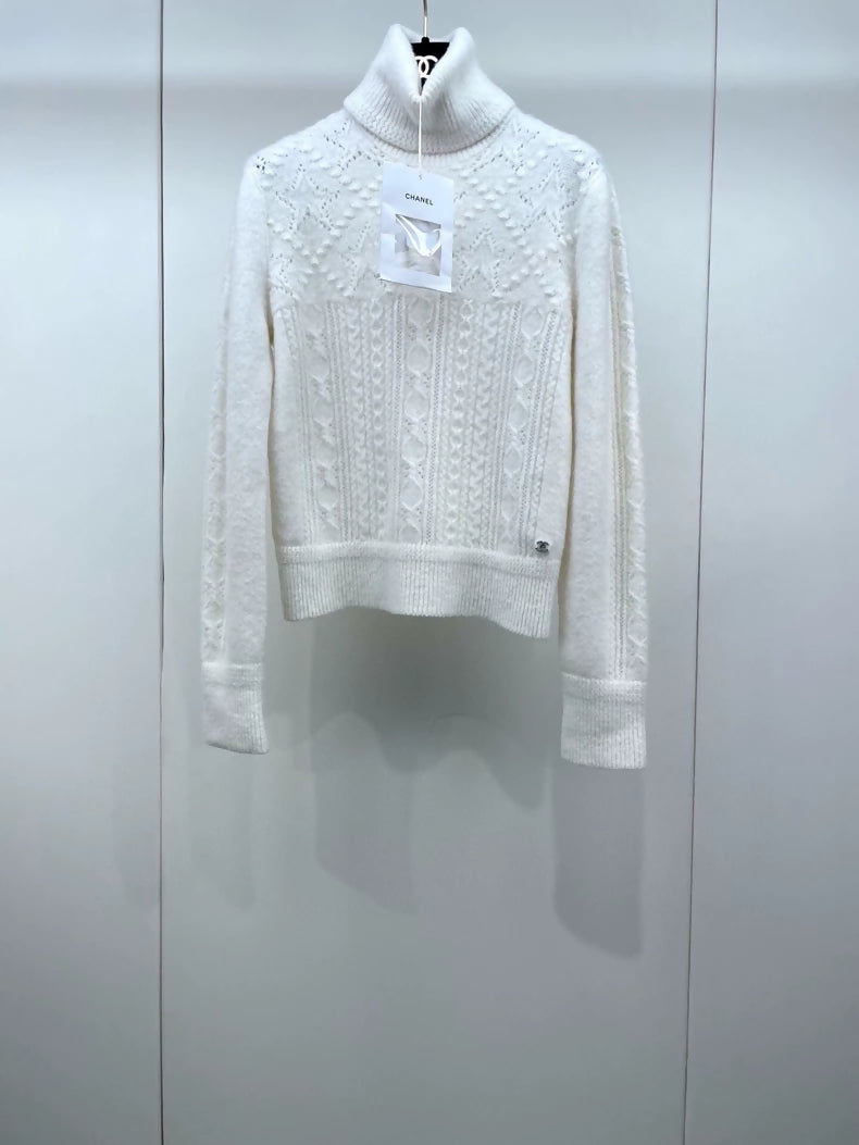 Chanel 23N ecru cashmere turtleneck sweater